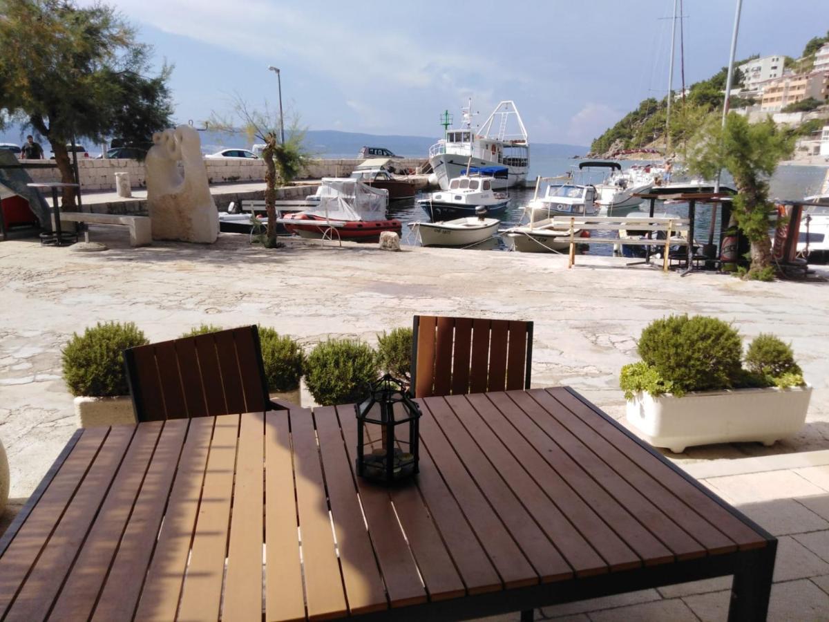 Apartment Zara 2 With Boat Place Мимице Екстериор снимка