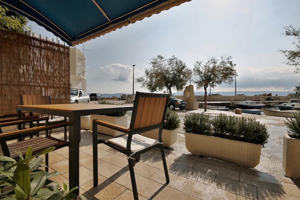 Apartment Zara 2 With Boat Place Мимице Екстериор снимка