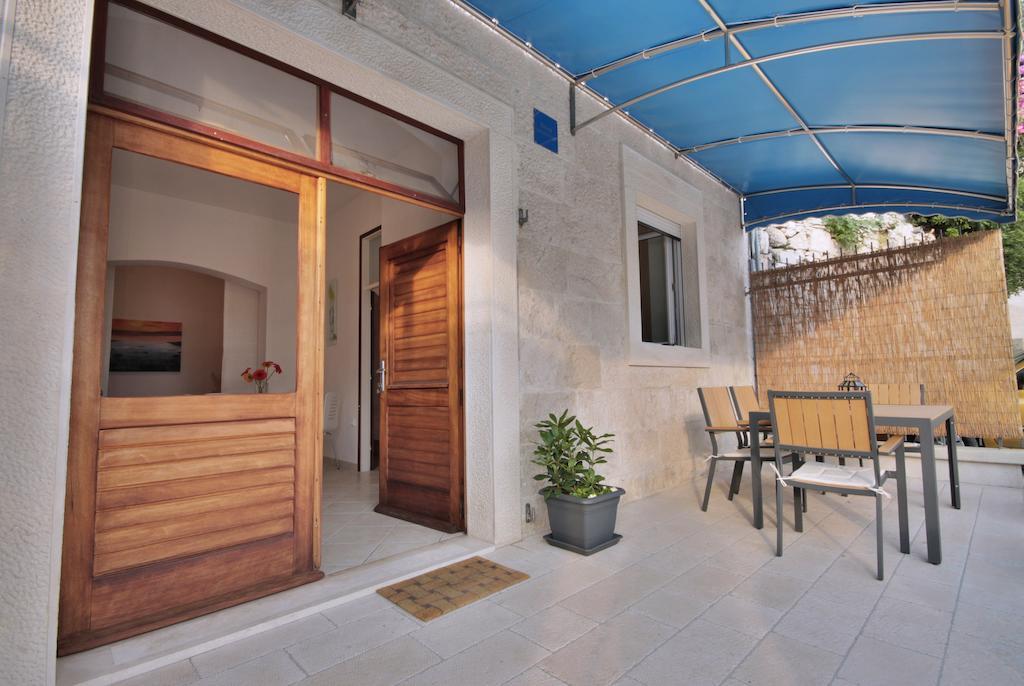 Apartment Zara 2 With Boat Place Мимице Екстериор снимка