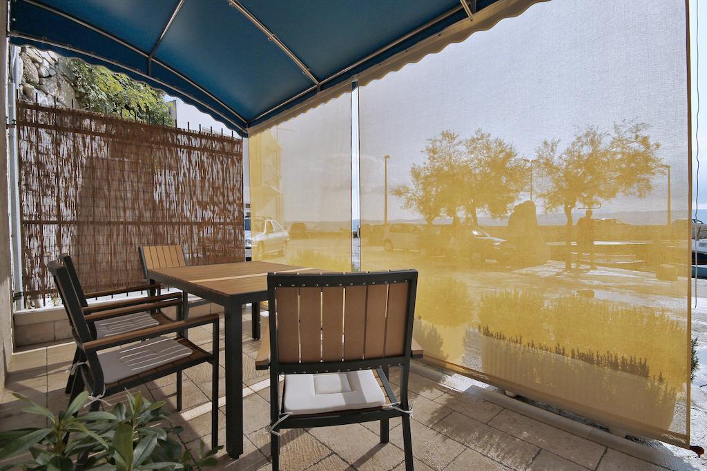Apartment Zara 2 With Boat Place Мимице Екстериор снимка