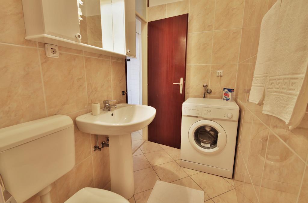 Apartment Zara 2 With Boat Place Мимице Стая снимка