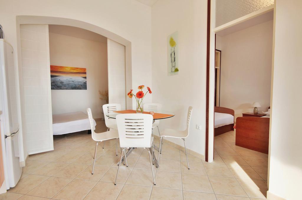 Apartment Zara 2 With Boat Place Мимице Стая снимка