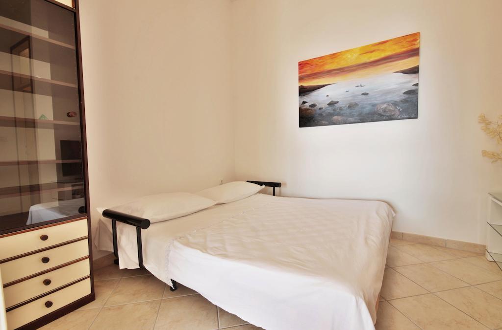Apartment Zara 2 With Boat Place Мимице Стая снимка