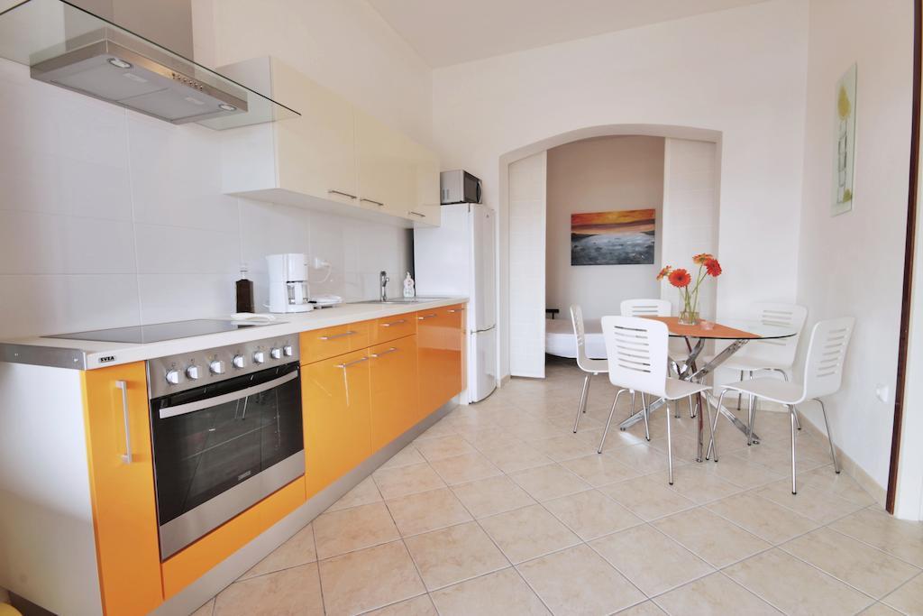 Apartment Zara 2 With Boat Place Мимице Стая снимка