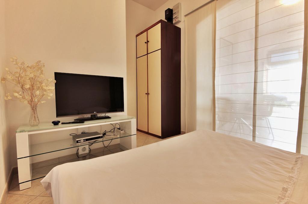 Apartment Zara 2 With Boat Place Мимице Стая снимка